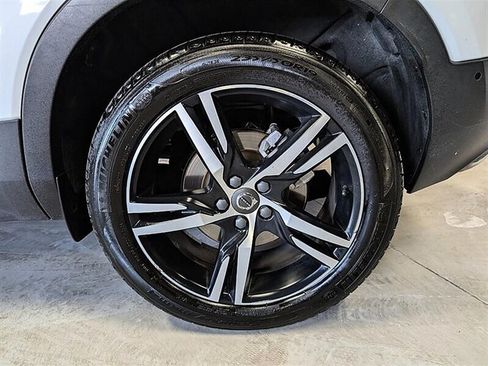 Used 2019 Volvo XC40 T5 R-Design AWD/4WD image 14