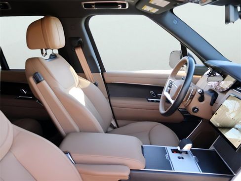New 2026 Land Rover Range Rover SE image 8