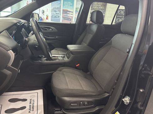 Used 2023 Chevrolet Traverse LT FWD image 11
