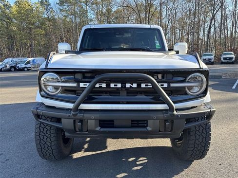 Used 2024 Ford Bronco Outer Banks image 3