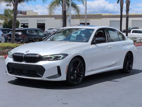 Used 2023 BMW 330i Sedan w/ M Sport Package RWD image 5