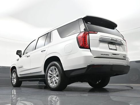 Used 2024 GMC Yukon SLT w/ SLT Luxury Package RWD image 20