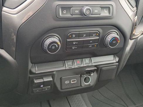 Used 2023 Chevrolet Silverado 2500 Custom w/ Custom Value Package image 18