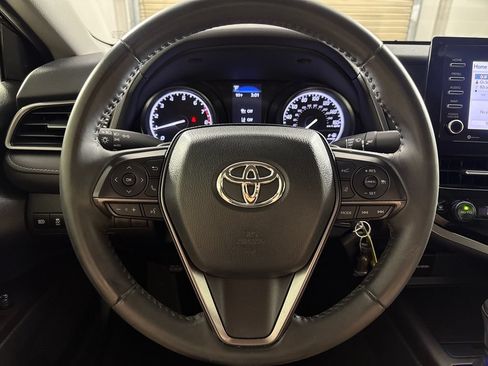 Used 2023 Toyota Camry SE FWD image 14