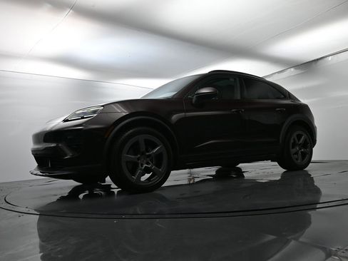 Used 2025 Porsche Macan 4 Electric image 49