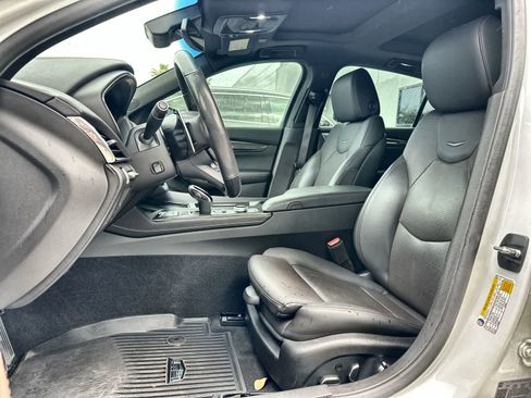 Used 2022 Cadillac CT5 Sport RWD image 3