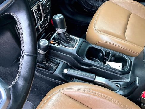Used 2020 Jeep Wrangler Unlimited Sahara AWD/4WD image 17