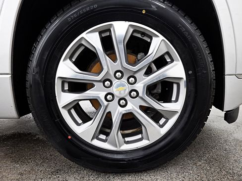Used 2018 Chevrolet Traverse Premier image 40