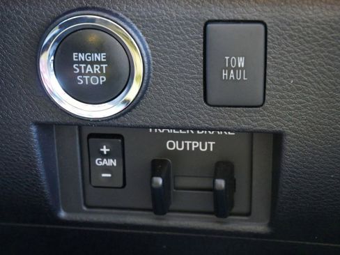 Used 2021 Toyota Tundra Limited image 23