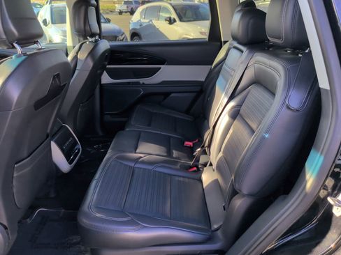 Used 2024 Lincoln Nautilus Reserve AWD/4WD image 10
