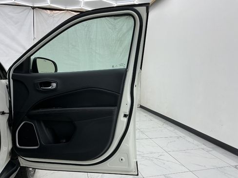 Used 2021 Jeep Compass Limited AWD/4WD image 19
