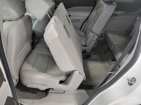 Used 2023 GMC Acadia SLT AWD/4WD image 53