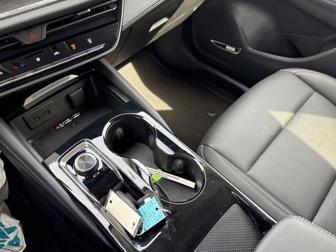 Used 2025 Buick Envision Preferred image 23