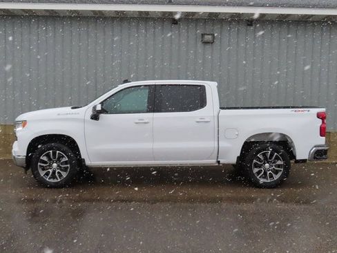 Used 2024 Chevrolet Silverado 1500 LT AWD/4WD image 9