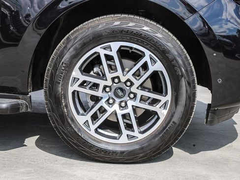 Used 2025 Ford Expedition Active AWD/4WD image 11