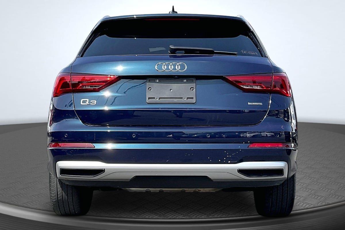 Used 2020 Audi Q3 2.0T Premium w/ Convenience Package AWD/4WD image 4
