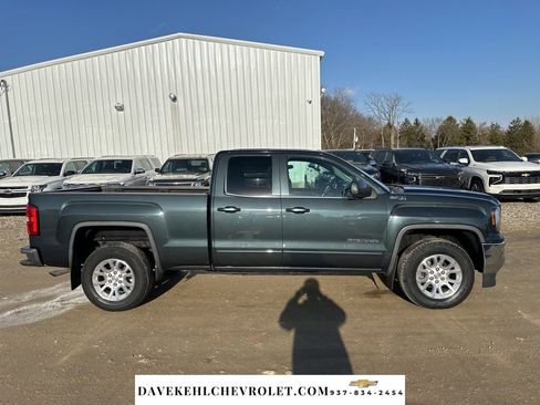 Used 2017 GMC Sierra 1500 SLE w/ SLE Value Package image 6