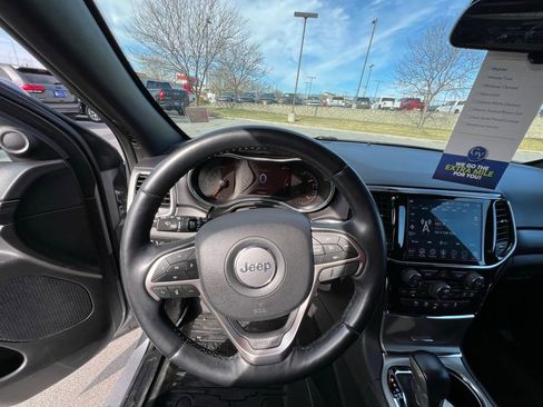 Used 2021 Jeep Grand Cherokee Laredo X image 38