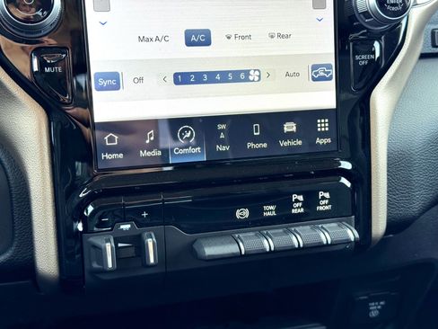 Used 2024 RAM 2500 Laramie w/ Safety Group image 27