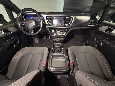 Used 2018 Chrysler Pacifica Touring Plus w/ S Appearance Package FWD image 21