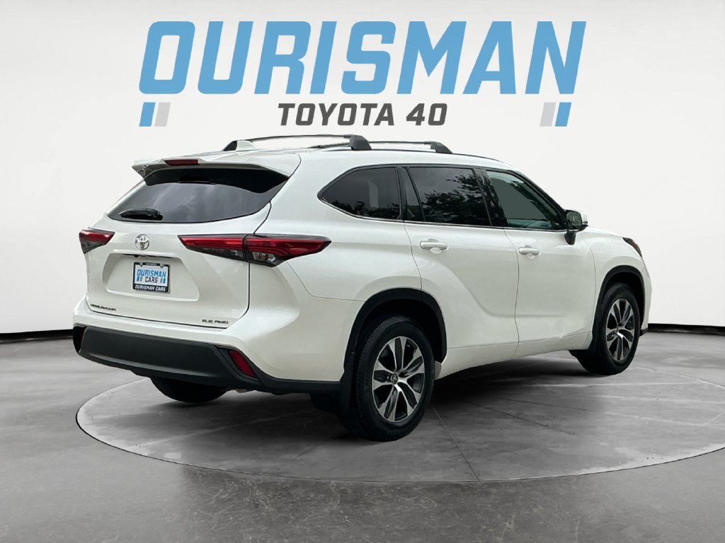 Used 2021 Toyota Highlander XLE AWD/4WD image 7