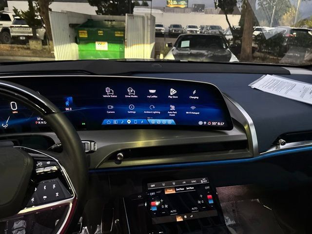 Certified 2026 Cadillac Vistiq Premium Luxury AWD/4WD image 22
