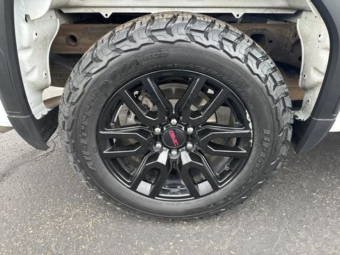 Used 2023 GMC Sierra 1500 Elevation image 10