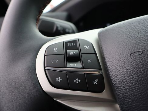 New 2026 Ford Explorer Active AWD/4WD image 27