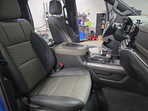 Certified 2022 Chevrolet Silverado 1500 ZR2 w/ Technology Package image 9