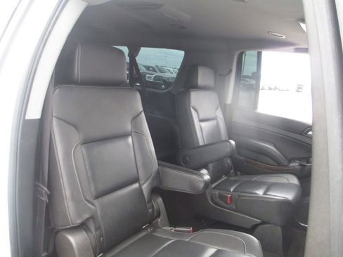 Used 2016 GMC Yukon XL SLT w/ Open Road Package AWD/4WD image 25