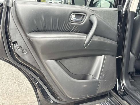 Used 2022 Nissan Armada SV image 12