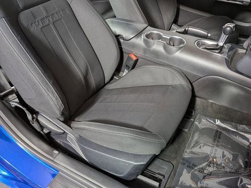 Used 2018 Ford Mustang Coupe image 21