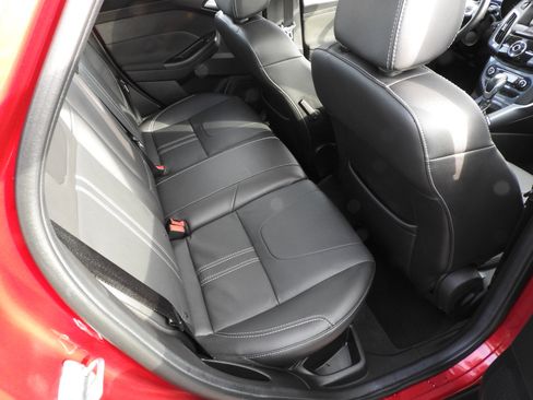 Used 2014 Ford Focus Titanium image 9