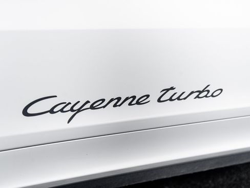 Used 2023 Porsche Cayenne Turbo w/ Premium Package Plus (PI3) image 28