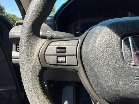 Used 2025 Honda Accord SE image 9