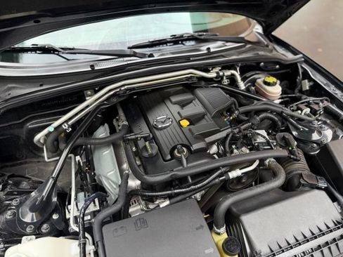 Used 2010 MAZDA MX-5 Miata Grand Touring w/ Premium Pkg RWD image 39