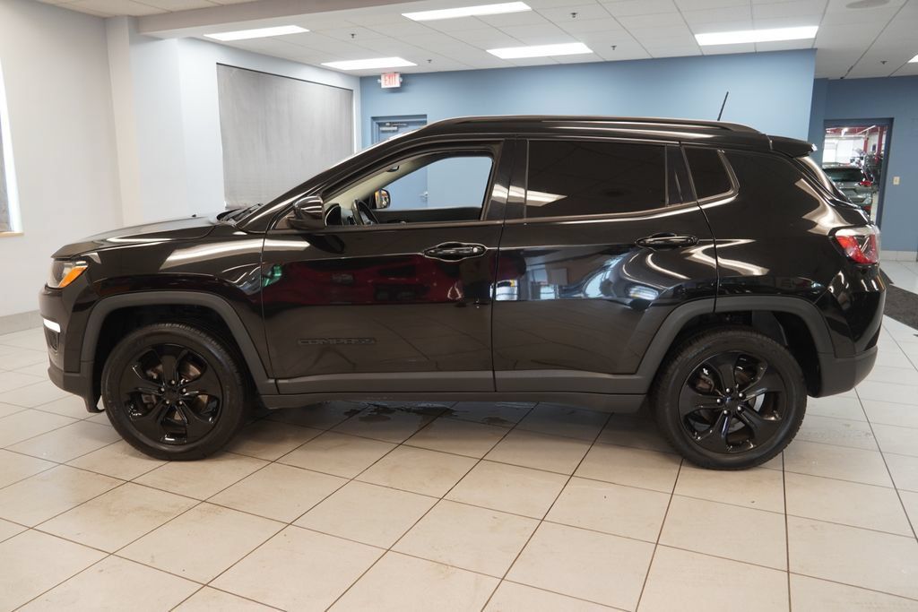 Used 2018 Jeep Compass Latitude w/ Popular Equipment Group AWD/4WD image 2