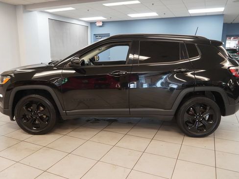 Used 2018 Jeep Compass Latitude w/ Popular Equipment Group AWD/4WD image 2