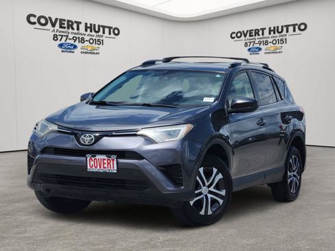 Used 2017 Toyota RAV4 LE FWD image 1