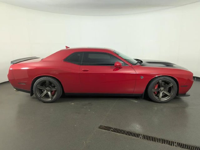 Used 2016 Dodge Challenger SRT Hellcat RWD image 8