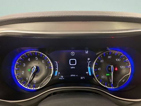 Used 2025 Chrysler Pacifica Limited w/ Uconnect Theater Family Group AWD/4WD image 13