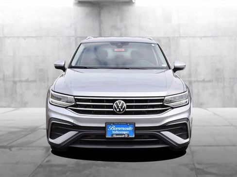 Certified 2024 Volkswagen Tiguan SE image 4