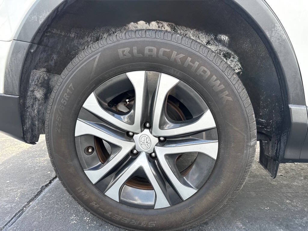 Used 2017 Toyota RAV4 LE w/ Carpet Mat Package AWD/4WD image 24