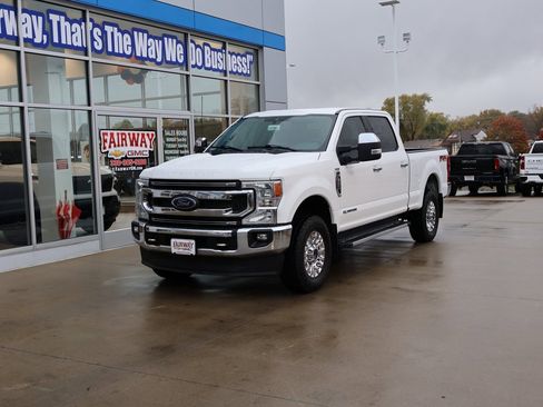 Used 2022 Ford F350 XLT w/ XLT Premium Package image 6