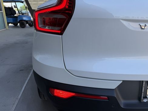 Used 2025 Volvo XC40 B5 Plus w/ Protection Package Premier AWD/4WD image 14