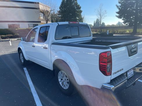 Used 2019 Nissan Frontier SV w/ Value Truck Package image 9