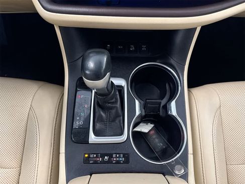 Used 2018 Toyota Highlander Limited image 35