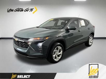 Used 2025 Chevrolet Trax LS w/ LS Convenience Package