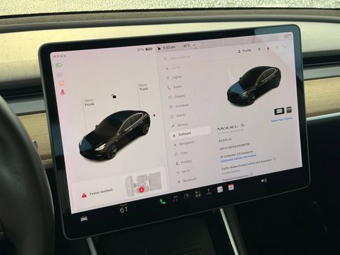 Used 2018 Tesla Model 3 Mid Range RWD image 42