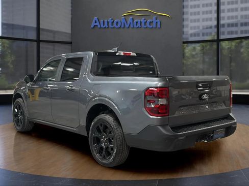 Used 2025 Ford Maverick Lariat w/ Black Appearance Package image 9